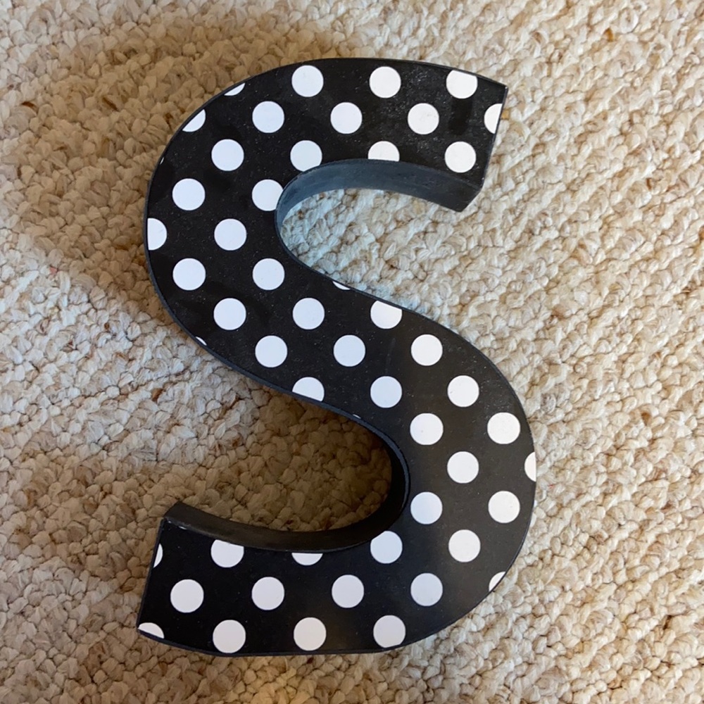 ‘S’ room decoration